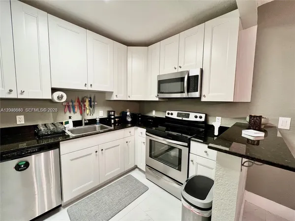 $3,200 | 1380 Southwest 11th Street, Unit 1, Miami, FL 33135