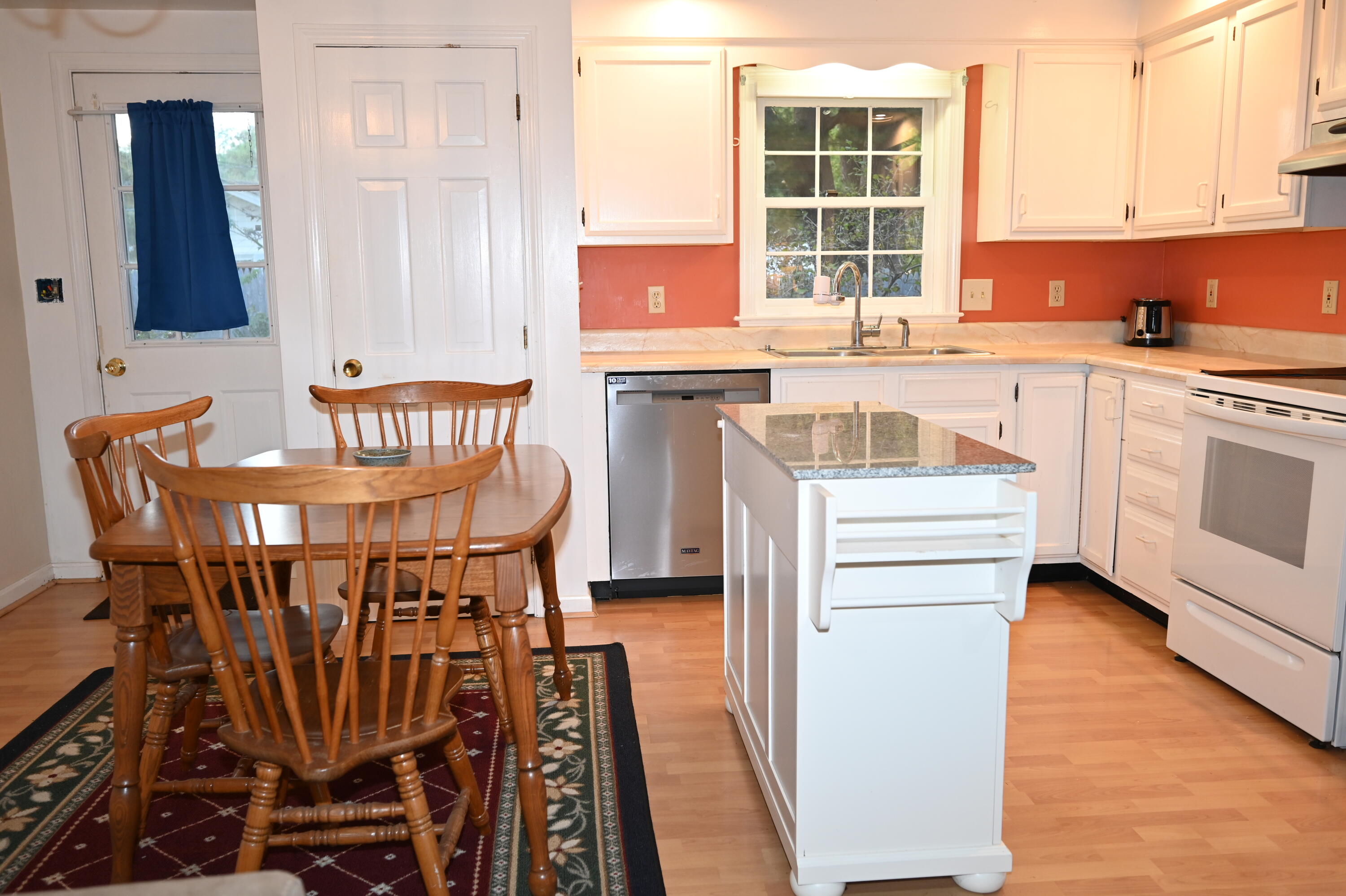 25 Smithwheel Road, Unit 11 Old Orchard Beach, ME 04064 - Photo 8 of 18 Kitchen/Dining Area