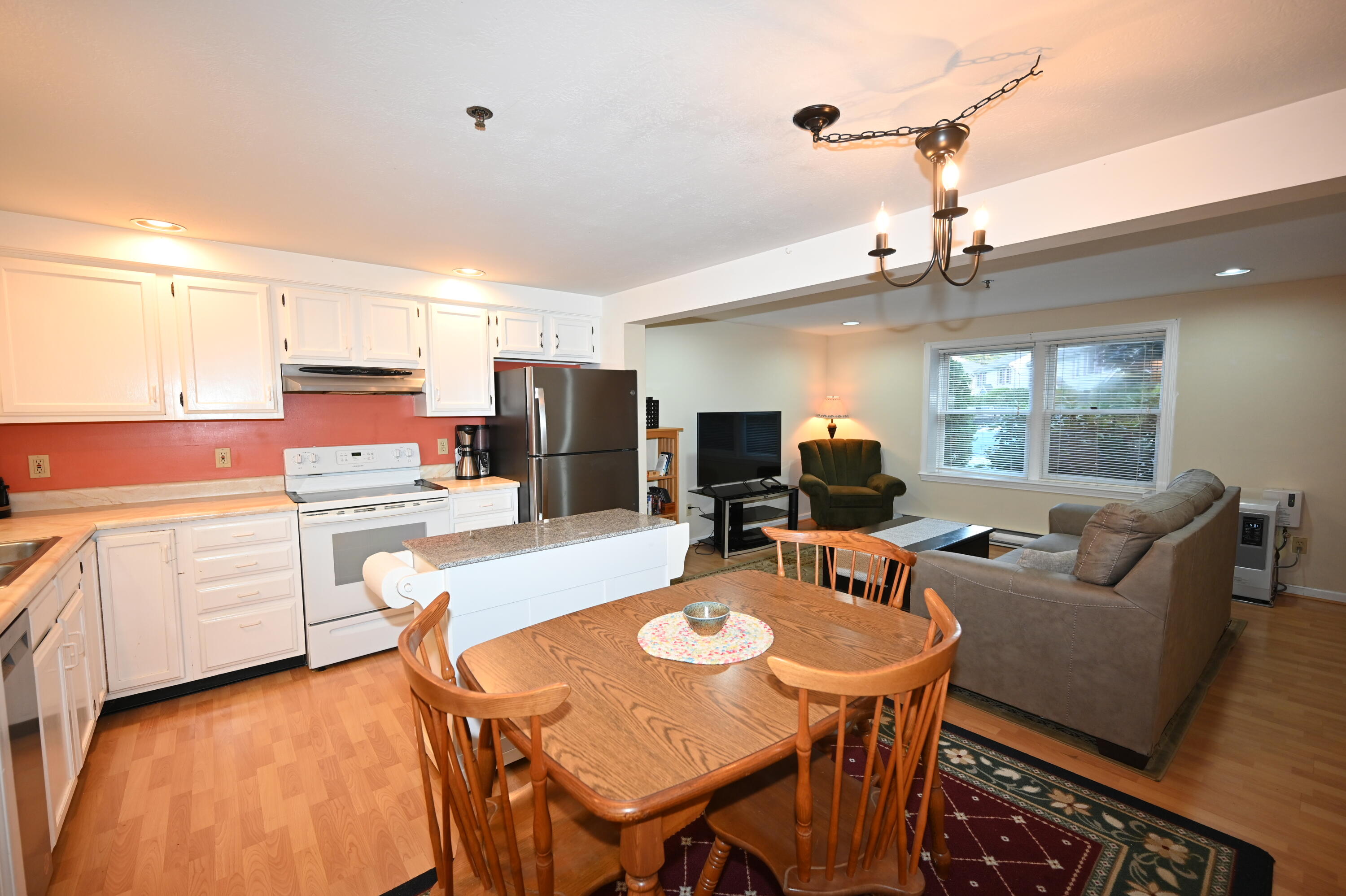 25 Smithwheel Road, Unit 11 Old Orchard Beach, ME 04064 - Photo 10 of 18 Kitchen/Dining Area