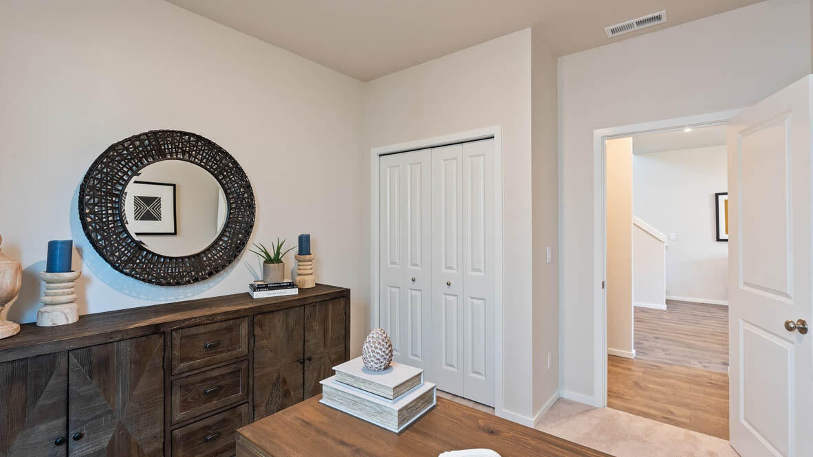 61175 Southeast Splendor Lane Bend, OR 97702 - Photo 14 of 35 014 bedroom