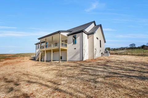 a big room with an entryway