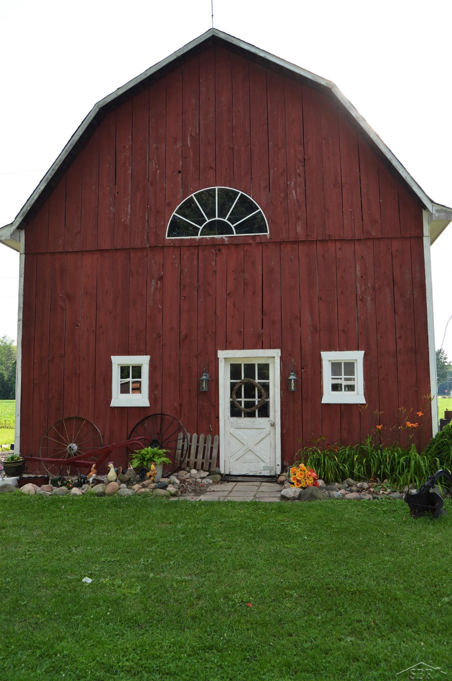 6150 Becker Road Saginaw, MI 48601 - Photo 8 of 32 Multi-Level Barn