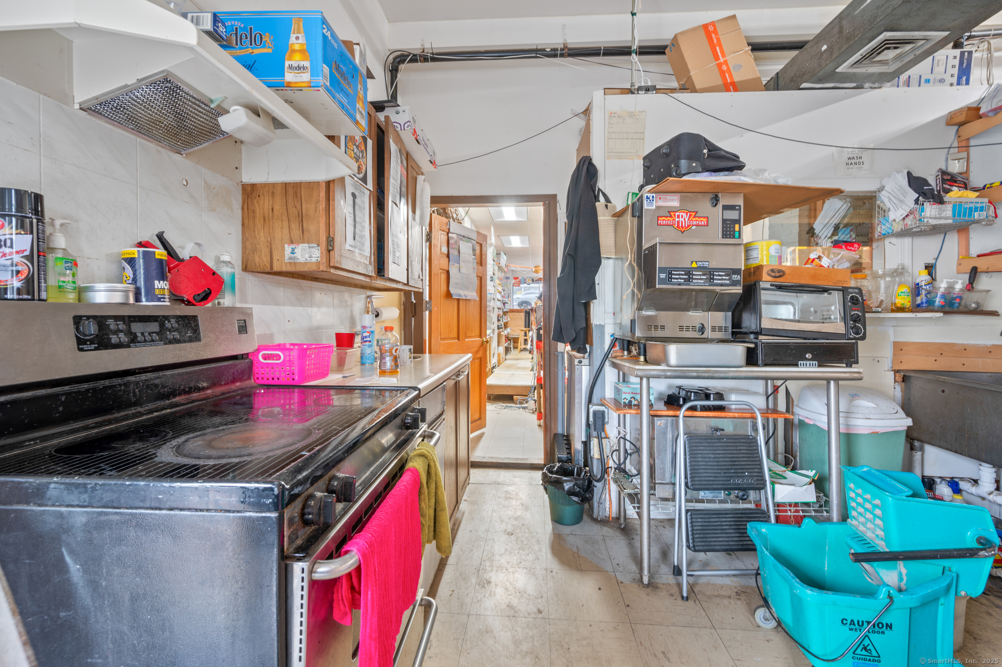 151 Highland Avenue Waterbury, CT 06708 - Photo 15 of 40