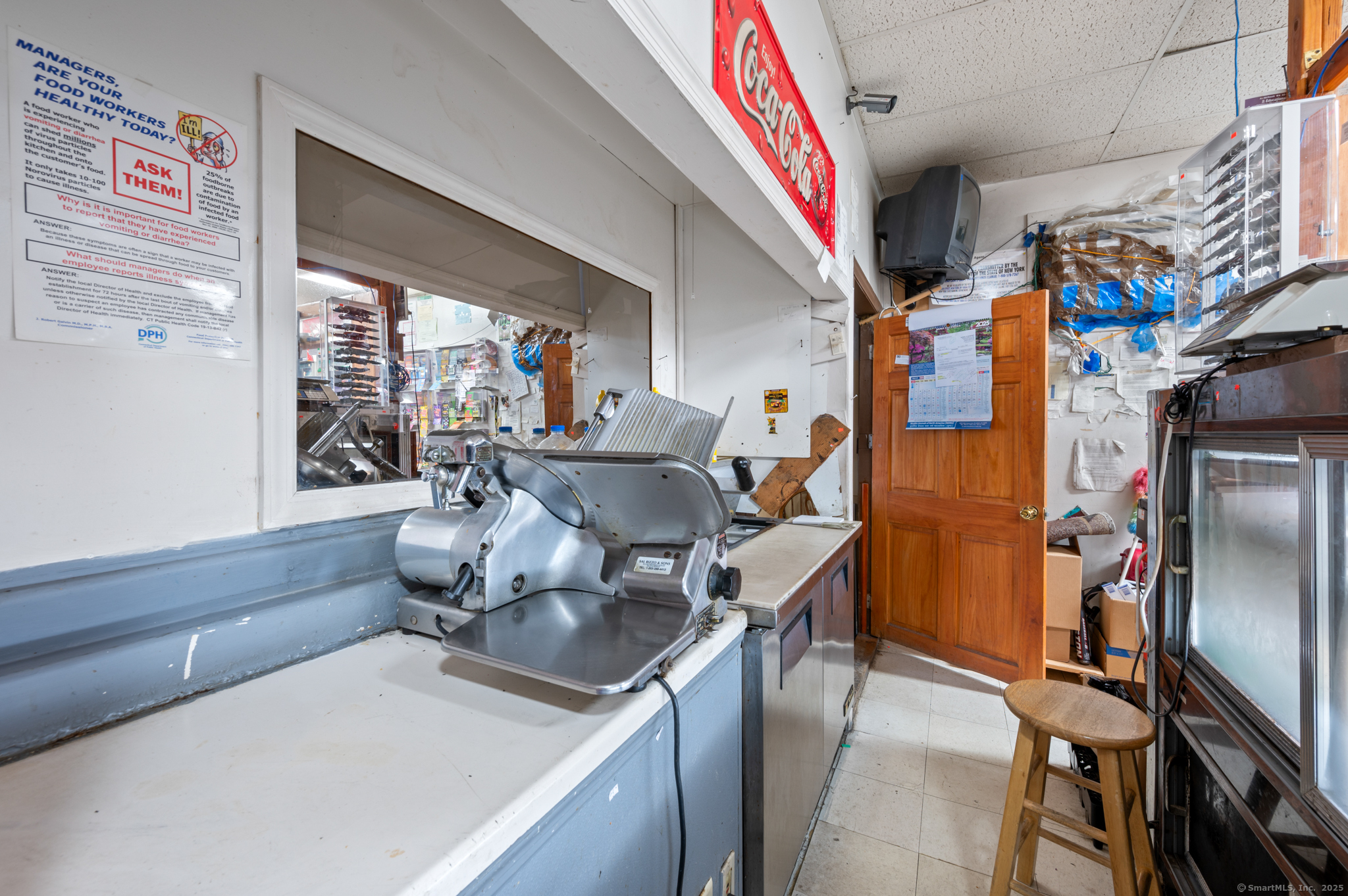 151 Highland Avenue Waterbury, CT 06708 - Photo 10 of 40