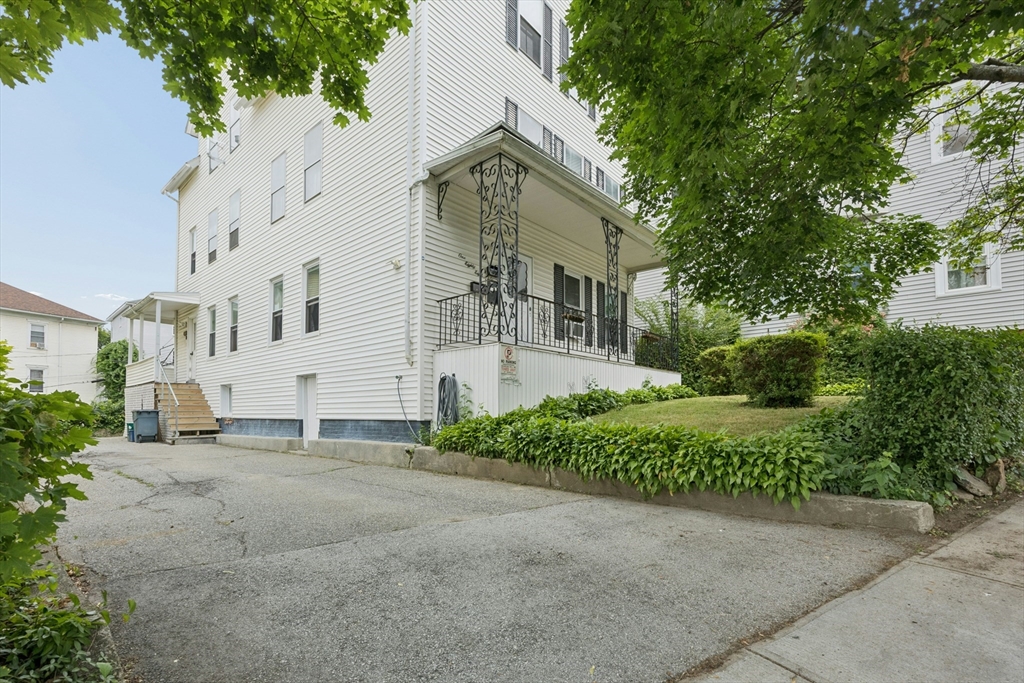 188 Vernon Street Worcester, MA 01607 - Photo 2 of 42