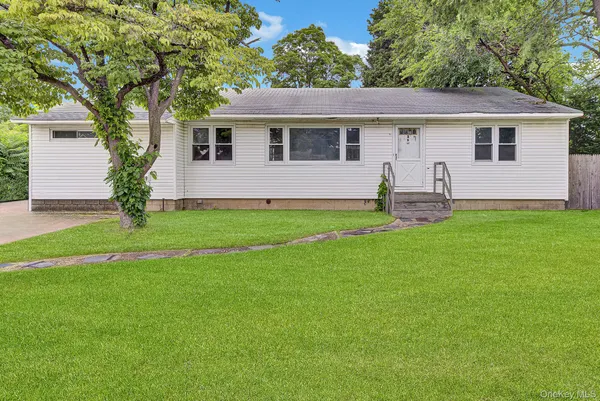$514,900 | 39 3rd Avenue, Westbury, NY 11590