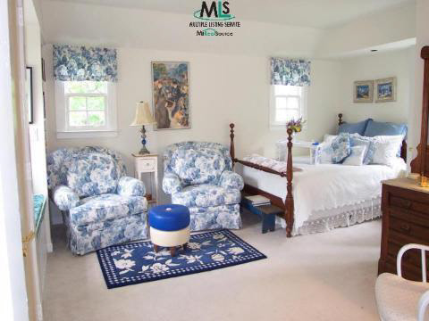 482 Rivard Boulevard Grosse Pointe, MI 48230 - Photo 6 of 9 853737-5.JPG