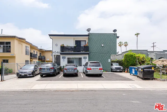 $2,225,000 | 4546 West 17th Street, Los Angeles, CA 90019
