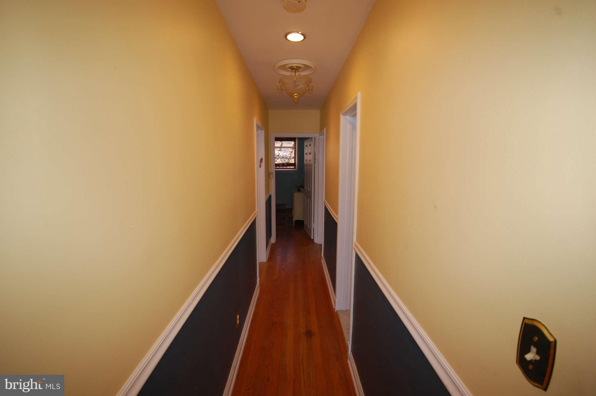 3112 Shelburne Road Baltimore, MD 21208 - Photo 11 of 27 Hallway