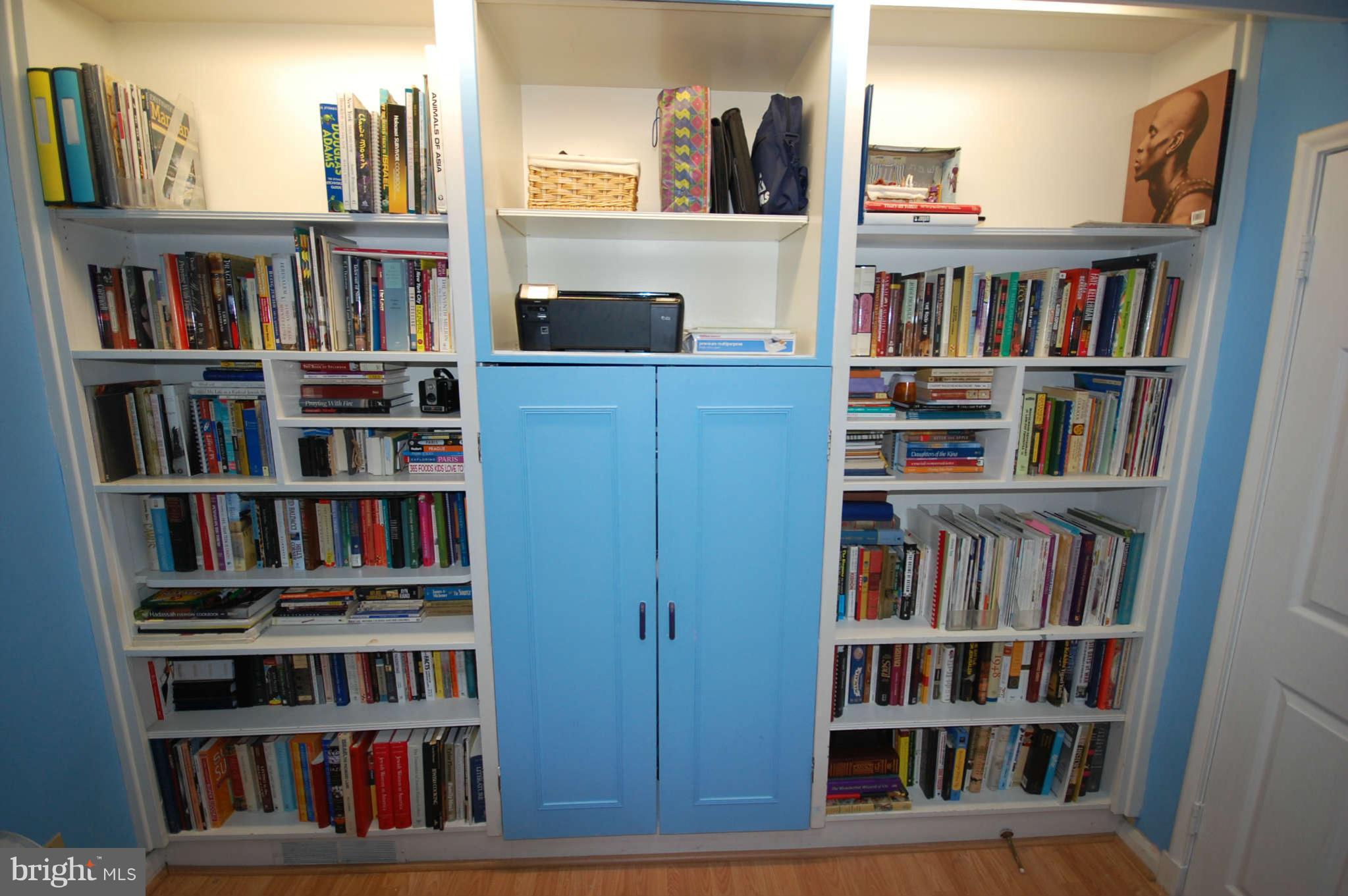 3112 Shelburne Road Baltimore, MD 21208 - Photo 17 of 27 Bedroom Built-Ins
