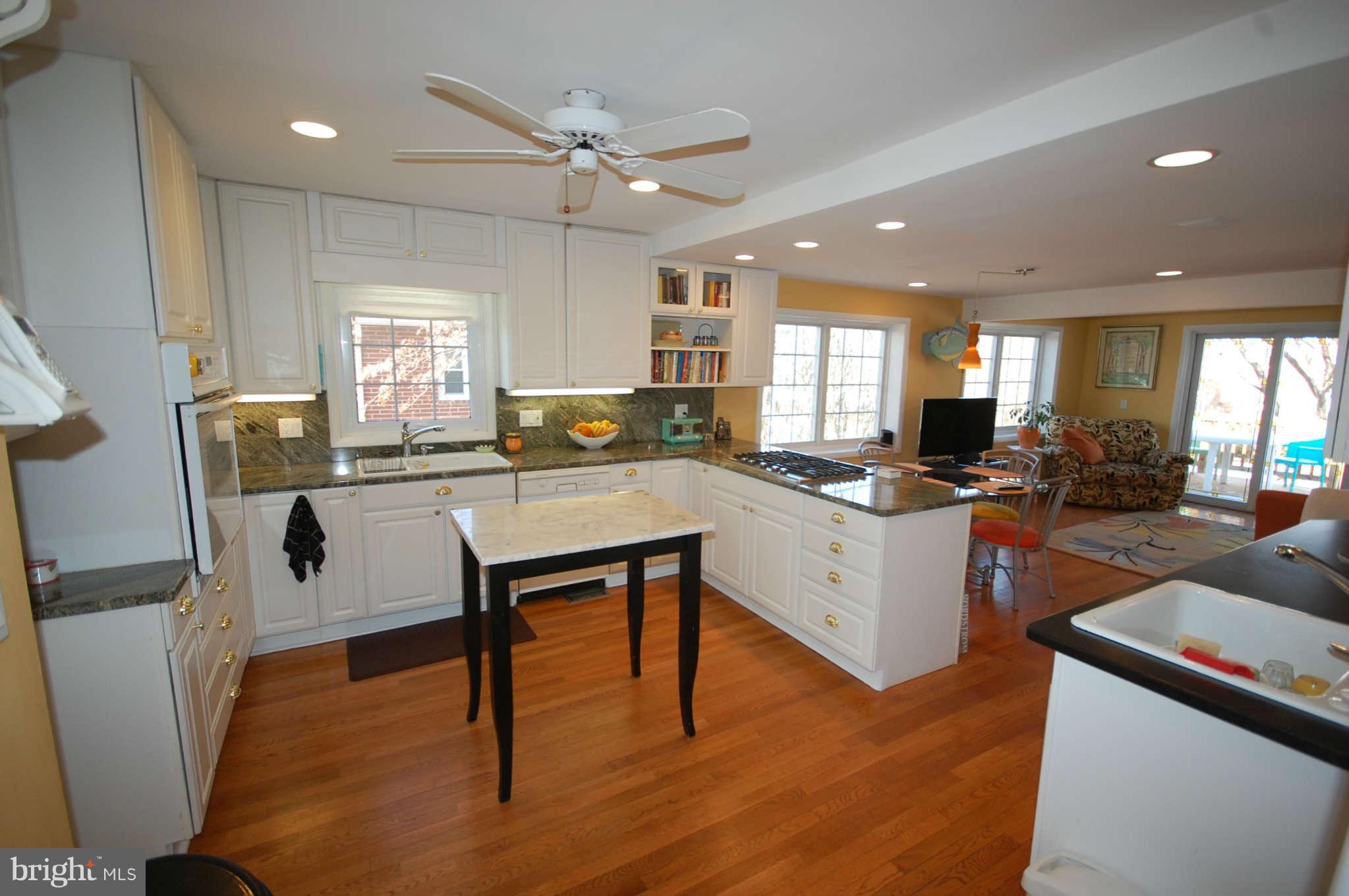 3112 Shelburne Road Baltimore, MD 21208 - Photo 6 of 27 Kitchen