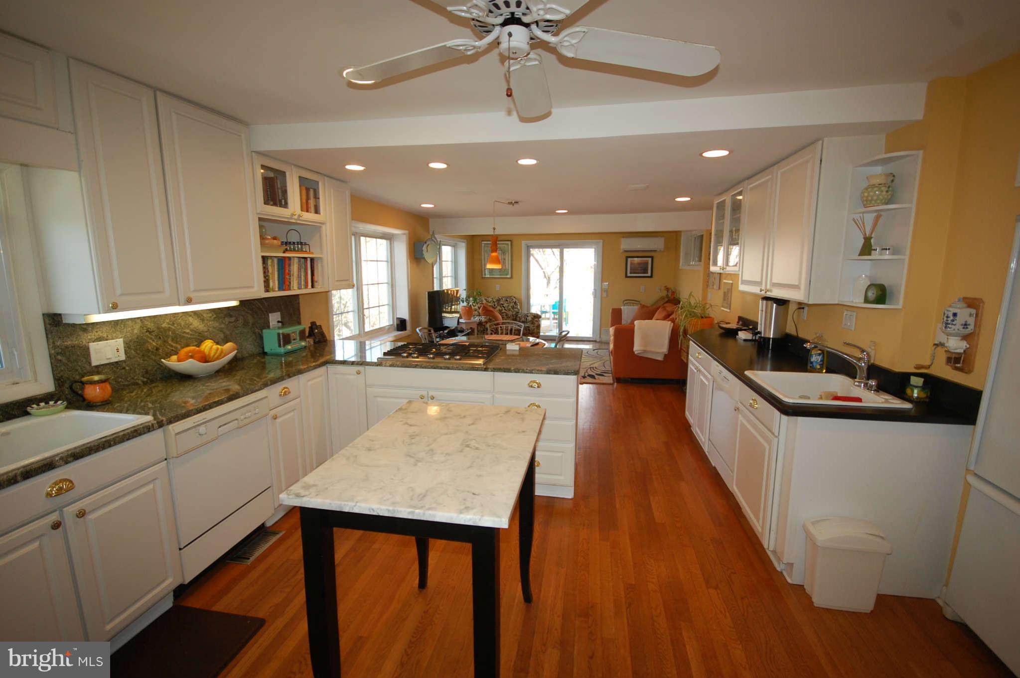 3112 Shelburne Road Baltimore, MD 21208 - Photo 7 of 27 Kitchen