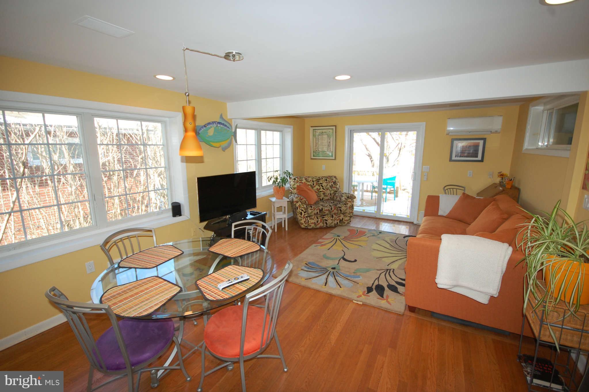3112 Shelburne Road Baltimore, MD 21208 - Photo 9 of 27 Breakfast Area & Adjoining Family Room