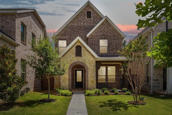 $385,000 | 2669 Kings Canyon Mews, Corinth, TX 76210
