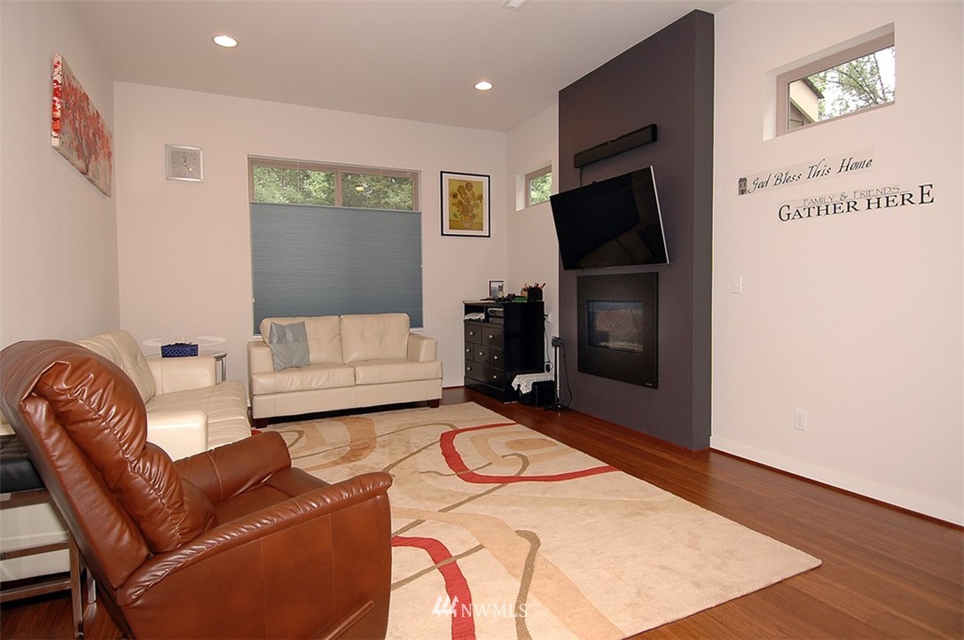 4109 Northeast 6th Place Renton, WA 98059 - Photo 12 of 20