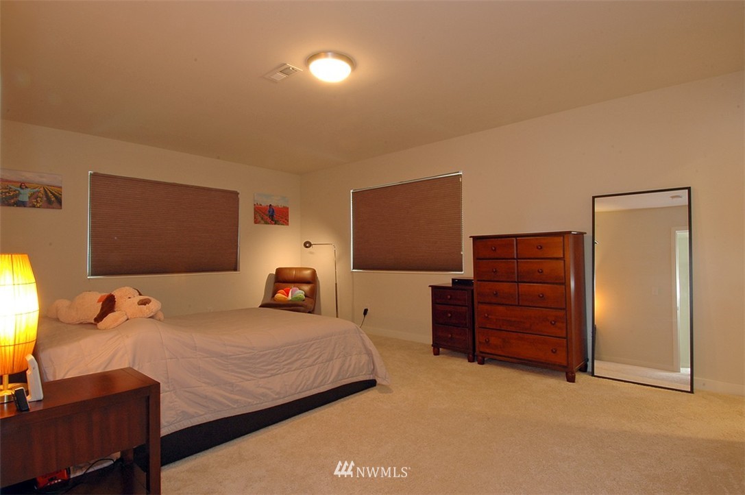 4109 Northeast 6th Place Renton, WA 98059 - Photo 15 of 20