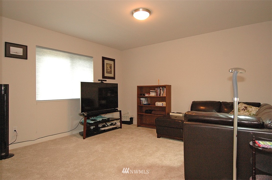 4109 Northeast 6th Place Renton, WA 98059 - Photo 19 of 20
