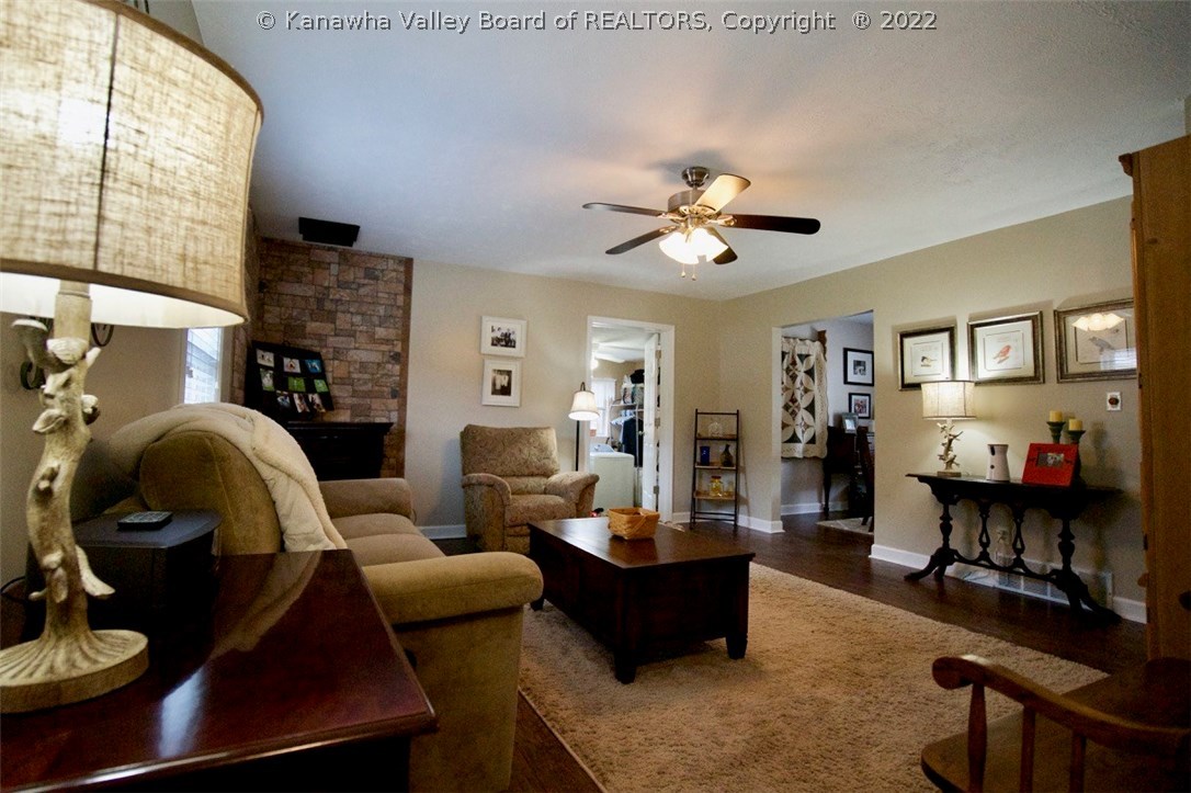 867 Dairy Road Poca, WV 25159 - Photo 6 of 30 Gallery Image 6
