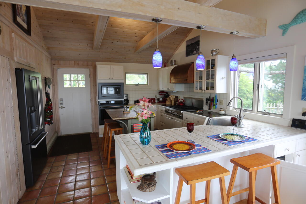 27 Shore Road Southwest Harbor, ME 04679 - Photo 5 of 34 Gourmet kitchen