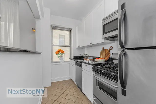 $595,000 | 400 East 52nd Street, Unit 7K | Midtown East