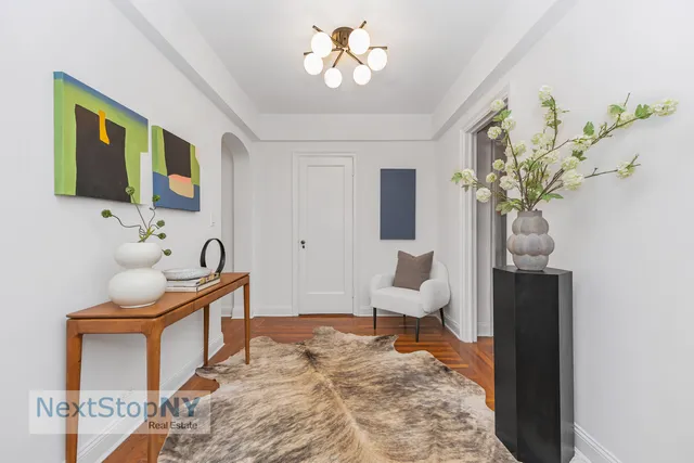$595,000 | 400 East 52nd Street, Unit 7K | Midtown East