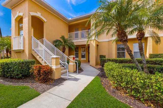 $299,900 | 8414 Wethersfield Run, Unit 102, Lakewood Ranch, FL 34202