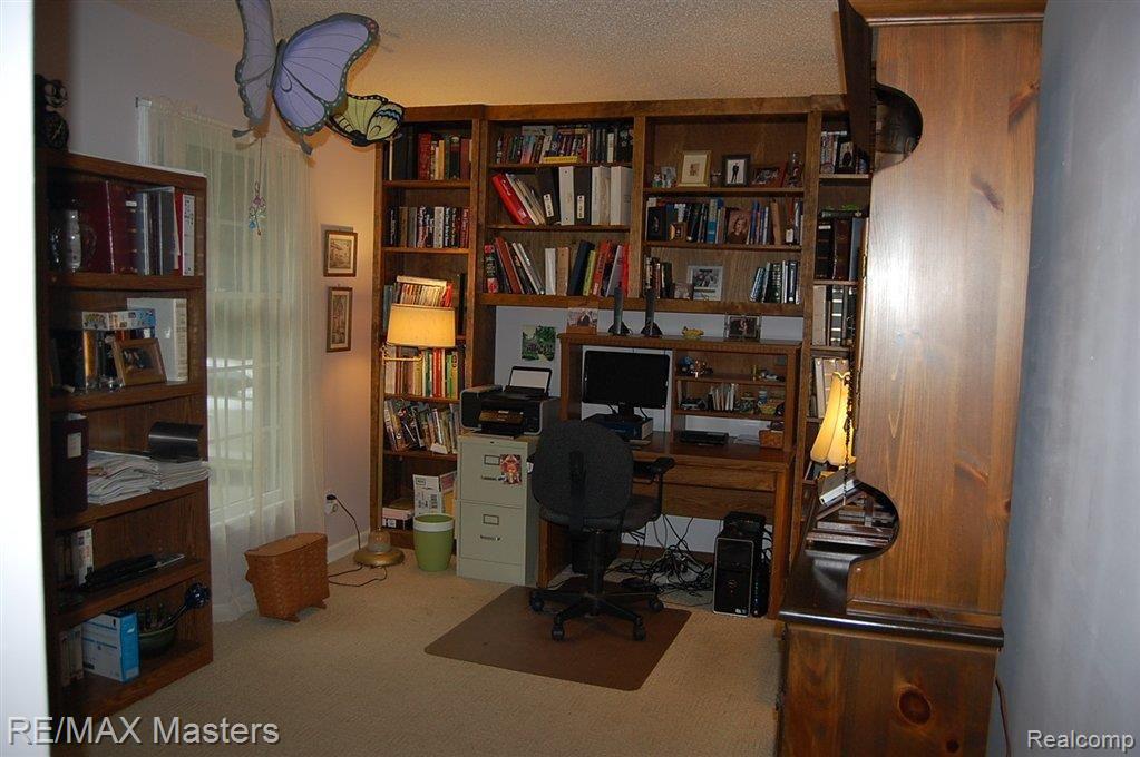 34200 Willow Road New Boston, MI 48164 - Photo 3 of 28 DSC_0541.JPG