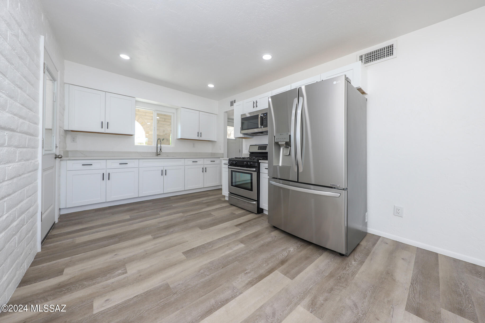 17 East Corona Road Tucson, AZ 85756 - Photo 7 of 30 Gallery Image 7
