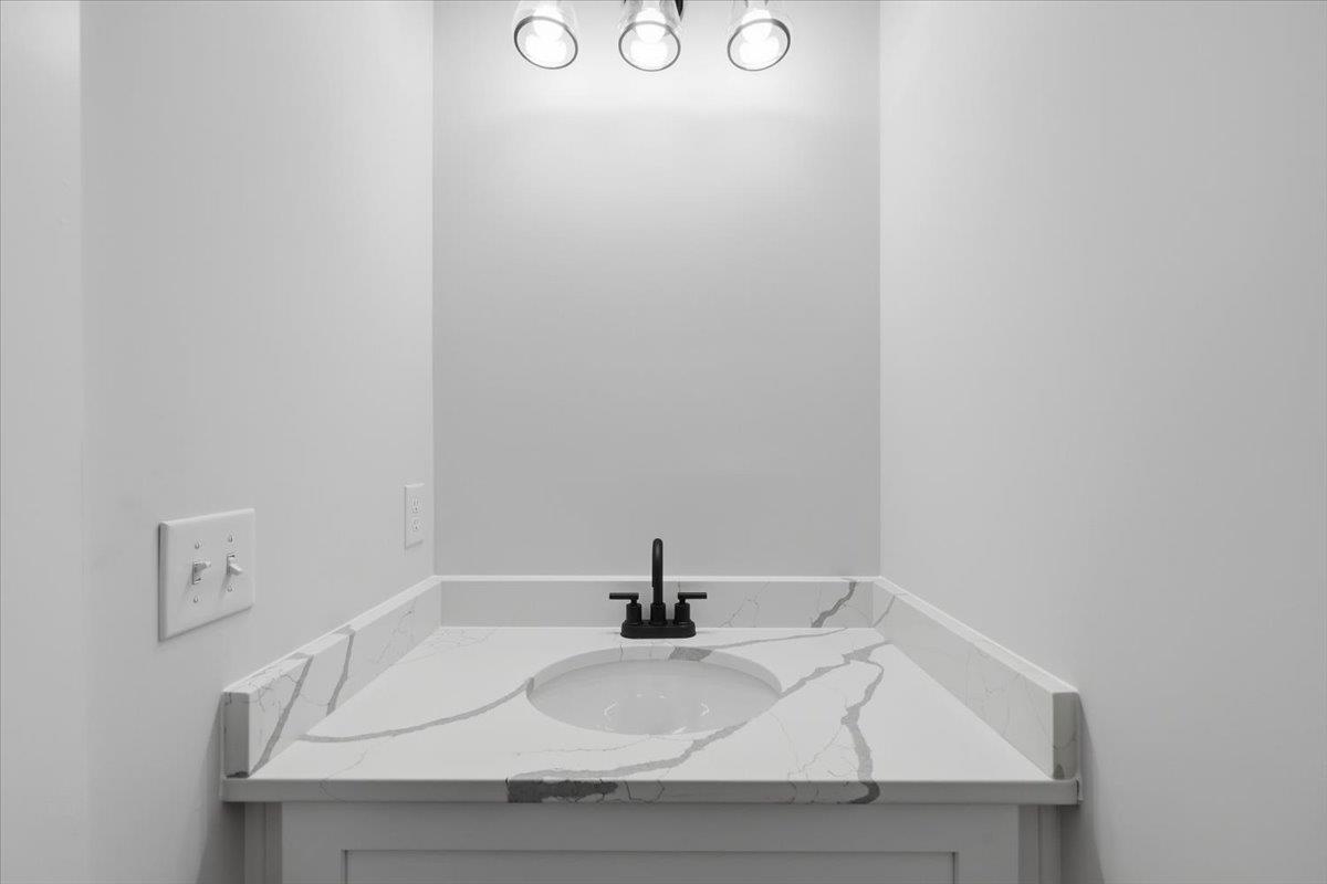 209 Springdale Avenue Greer, SC 29650 - Photo 16 of 35 1/2 Bath