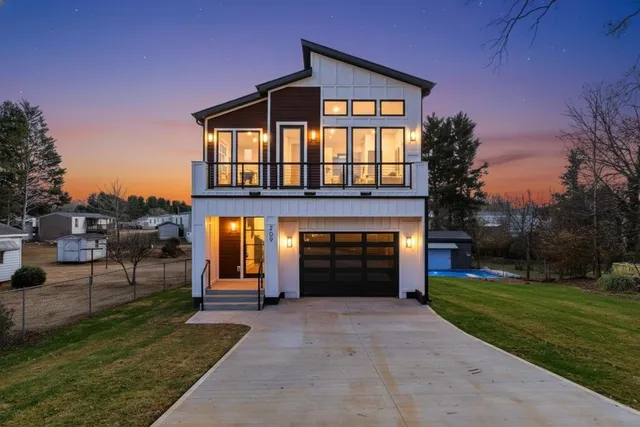 $489,000 | 209 Springdale Avenue, Greer, SC 29650