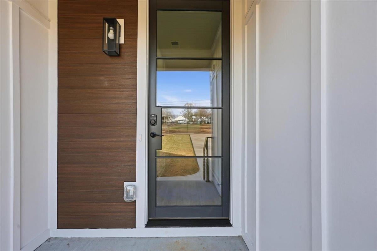 209 Springdale Avenue Greer, SC 29650 - Photo 4 of 35