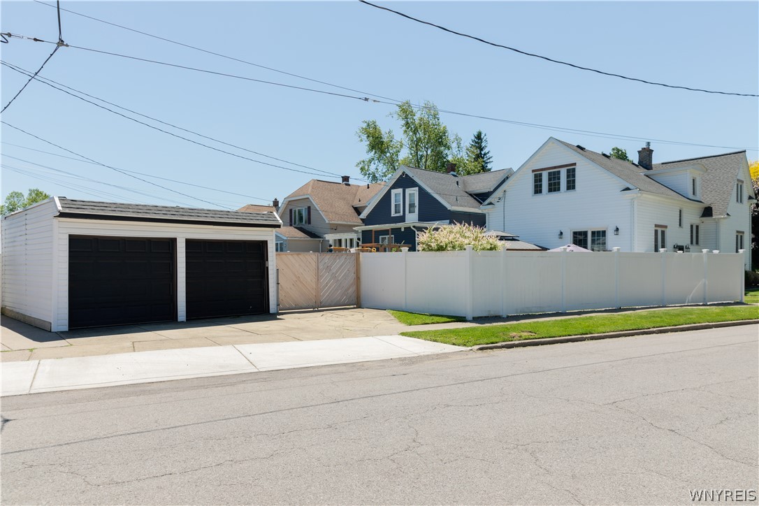 206 Tuscarora Road Buffalo, NY 14220 - Photo 4 of 46