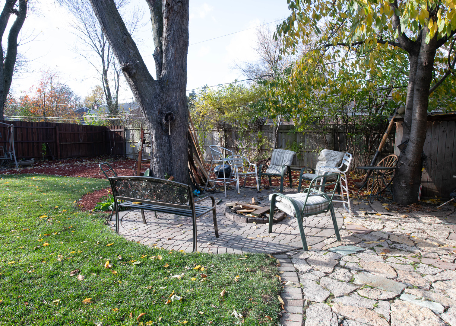 185 South Pinecrest Road Bolingbrook, IL 60440 - Photo 33 of 38 a view of garden with patio