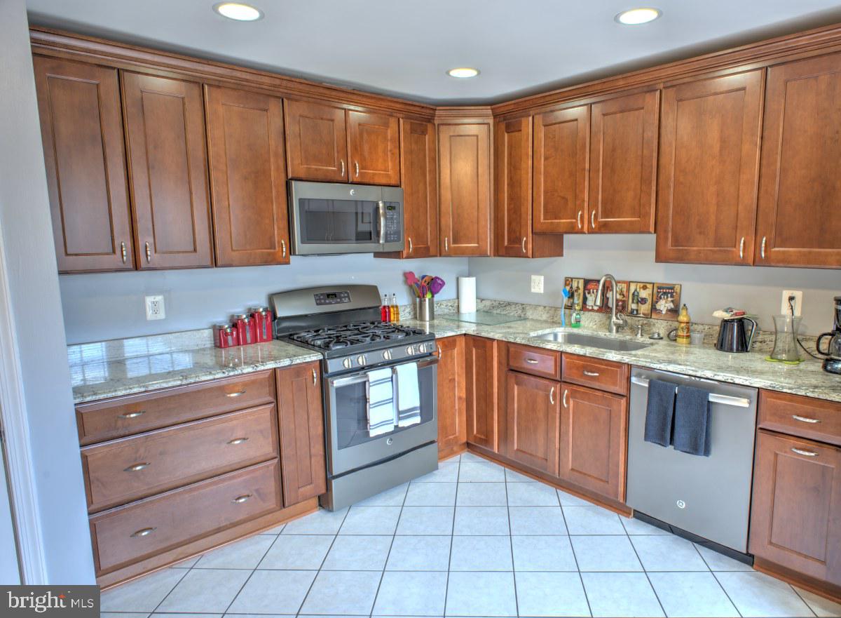 8247 Carrleigh Parkway Springfield, VA 22152 - Photo 25 of 87 Kitchen -- Stainless Steel Appliances