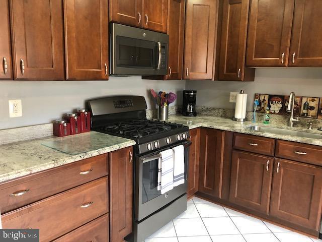 8247 Carrleigh Parkway Springfield, VA 22152 - Photo 29 of 87 Kitchen