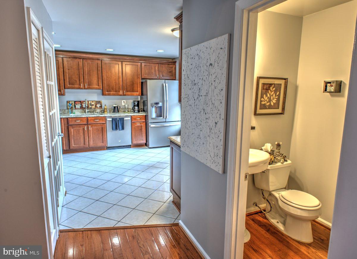 8247 Carrleigh Parkway Springfield, VA 22152 - Photo 30 of 87 Kitchen