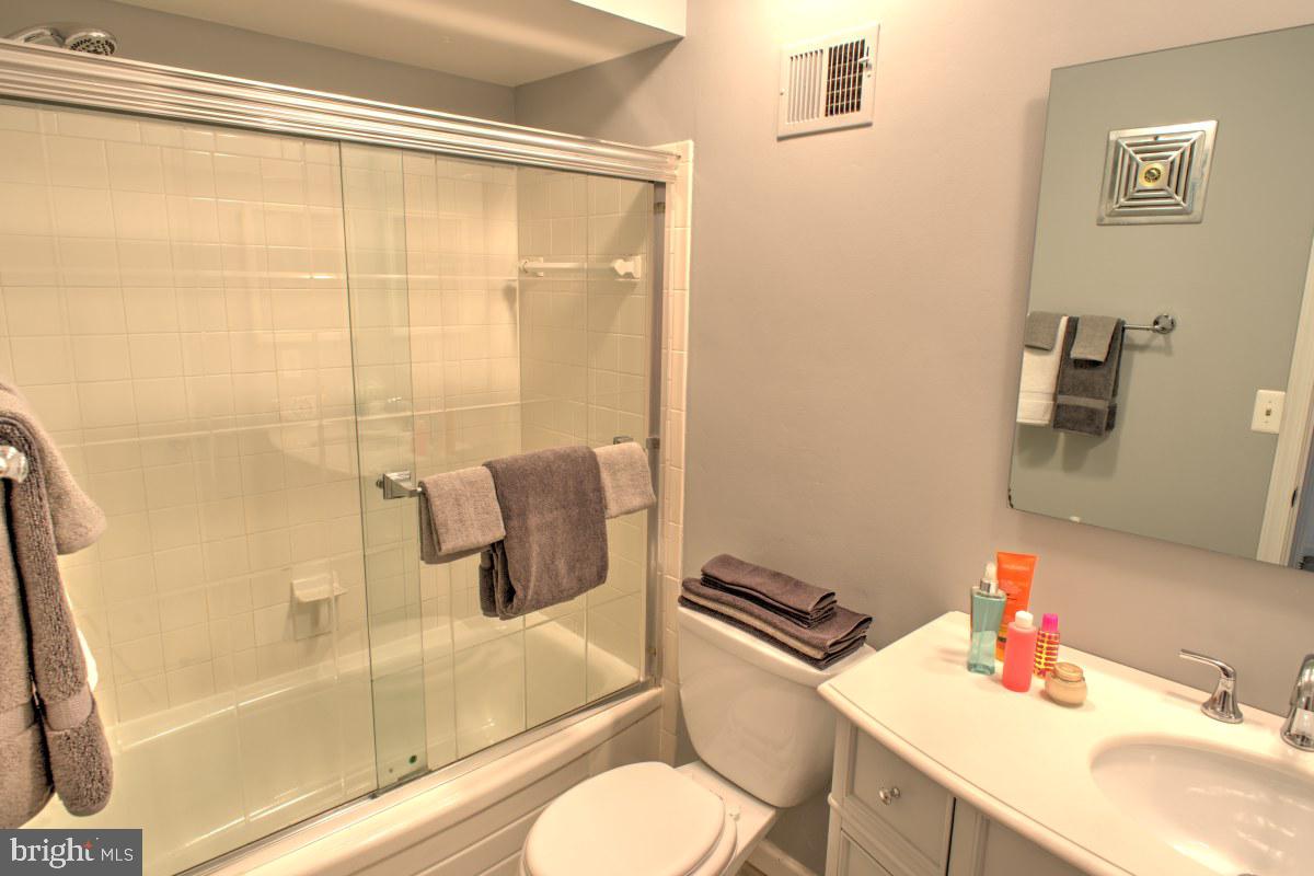 8247 Carrleigh Parkway Springfield, VA 22152 - Photo 50 of 87 Full Bath on Upper Level