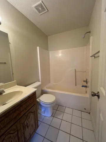 $880 | 132 Ballygar Street, Unit J, Clarksville, TN 37043