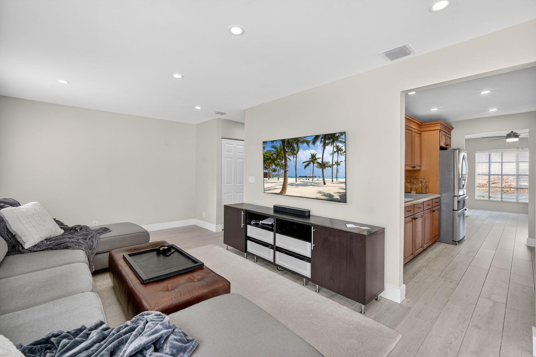 10210 Breezeway Place Boca Raton, FL 33428 - Photo 9 of 46 23-web-or-mls-DSC00614