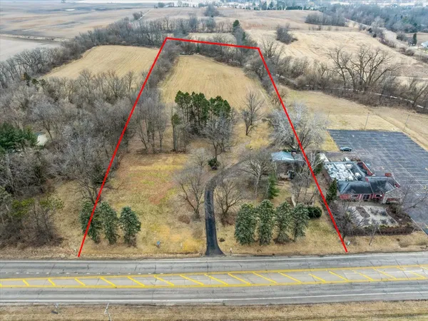 $675,000 | 131 East Oak Knoll Drive, Hampshire, IL 60140