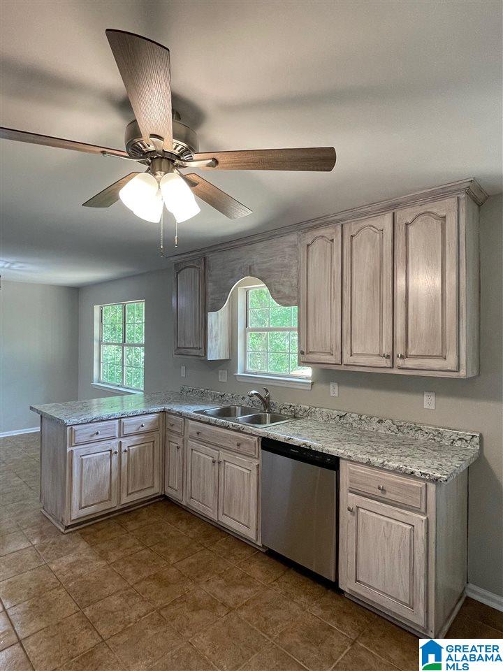 384 White Springs Road Warrior, AL 35180 - Photo 7 of 40
