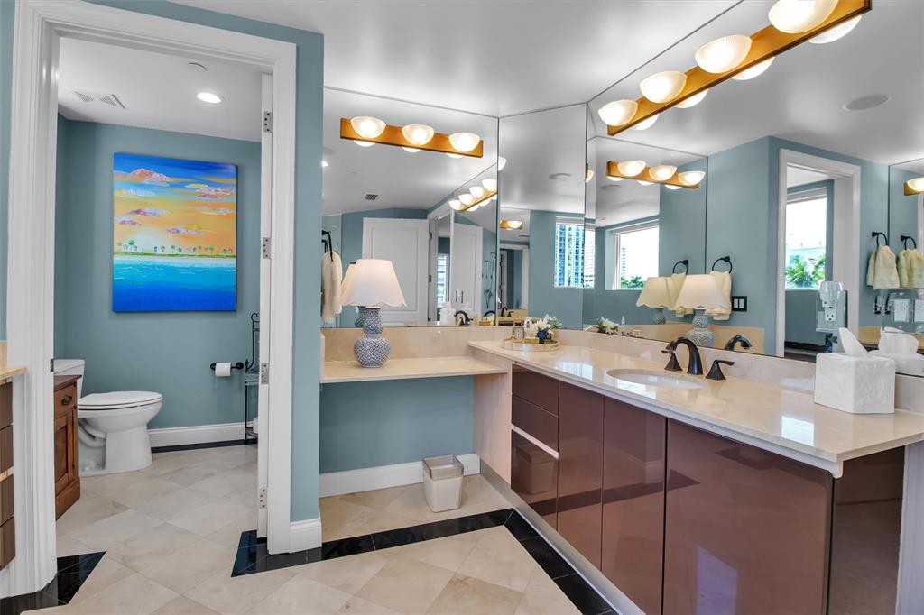 128 Golden Gate Point, Unit 301B Sarasota, FL 34236 - Photo 12 of 34