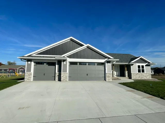 $489,900 | 1927 Golden Gate Way, Holmen, WI 54636