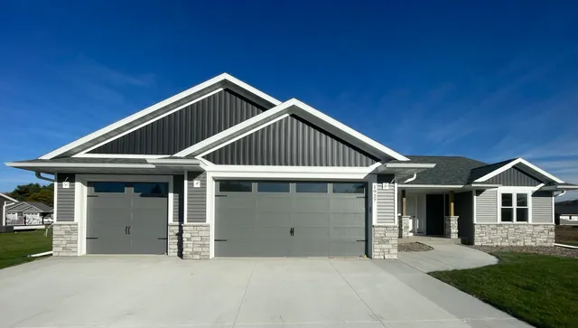 $489,900 | 1927 Golden Gate Way, Holmen, WI 54636