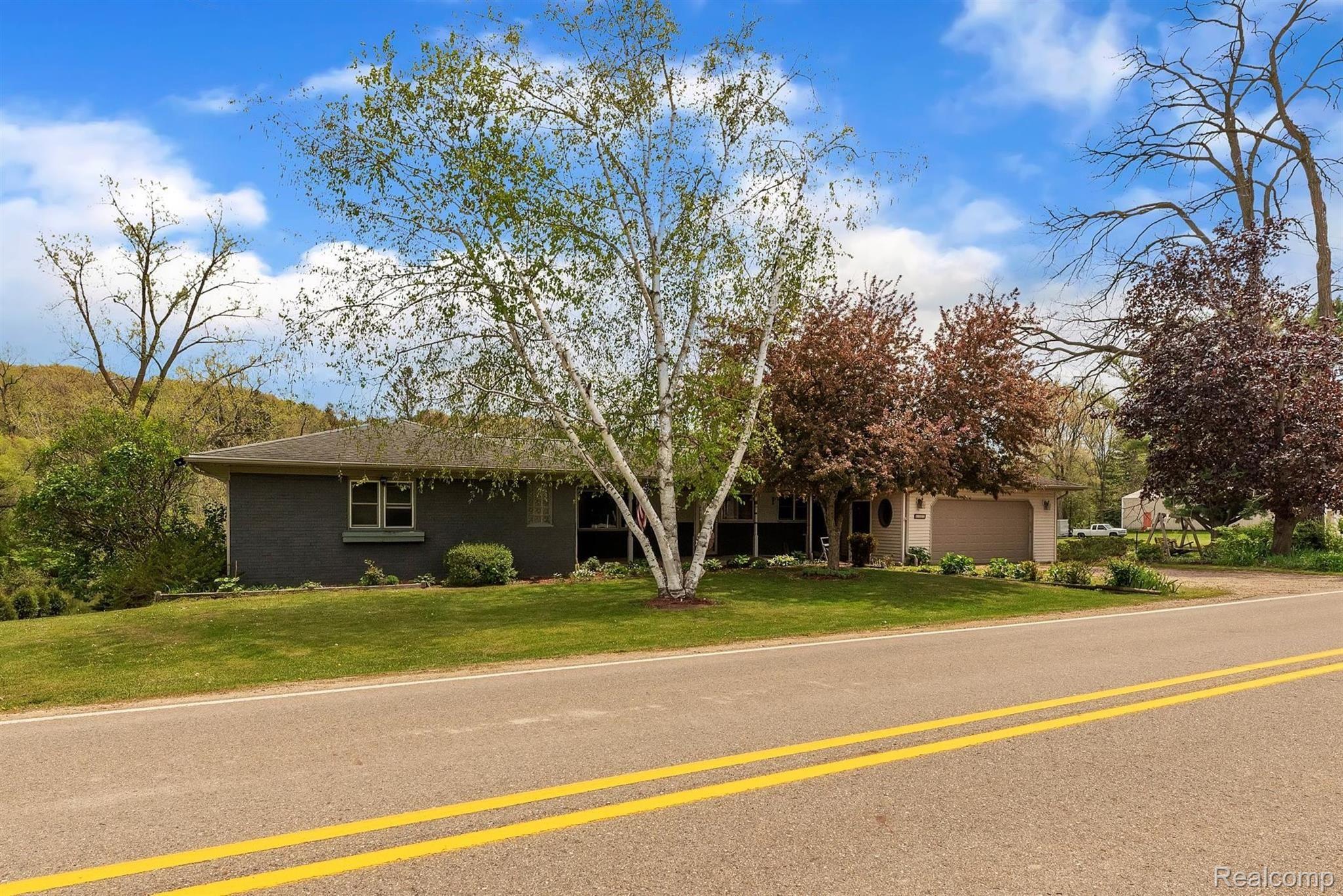 6100 Linden Road Fenton, MI 48430 - Photo 3 of 46 03-DSC2282.jpg