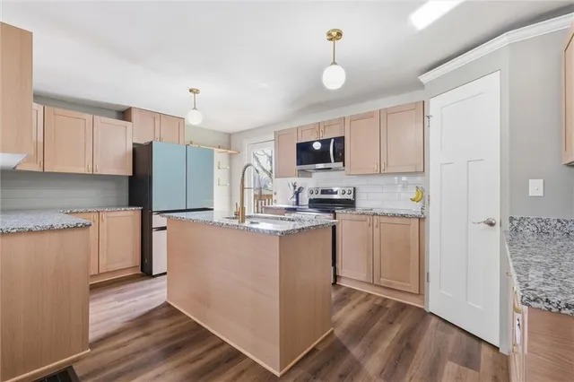 $275,000 | 930 West 7th Street, Leavenworth, KS 66048