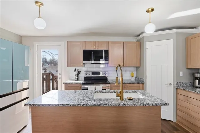 $275,000 | 930 West 7th Street, Leavenworth, KS 66048