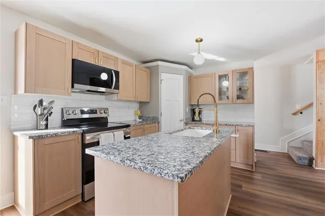 $275,000 | 930 West 7th Street, Leavenworth, KS 66048