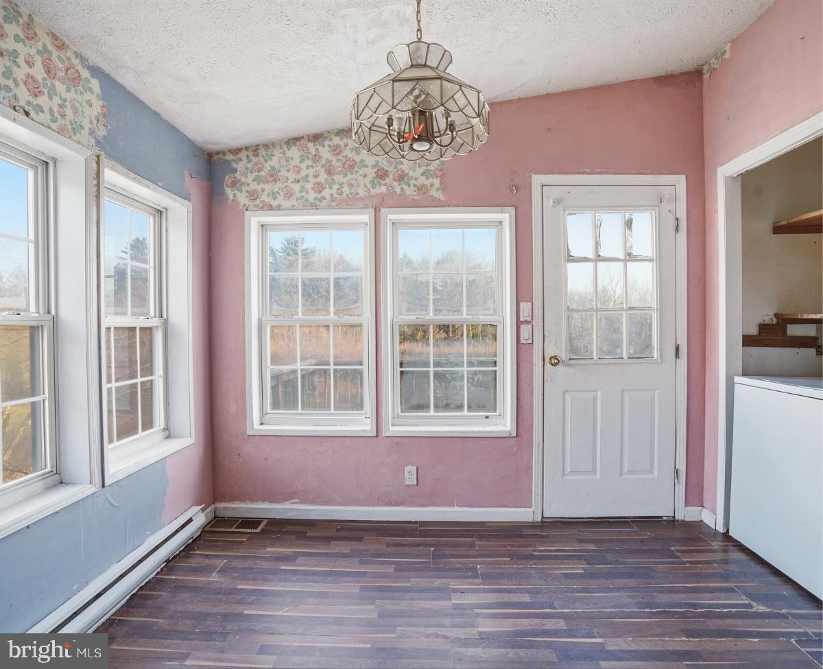 105 Ceramic Drive Newfoundland, PA 18445 - Photo 17 of 45 Charming sunlit room with pastel hues.