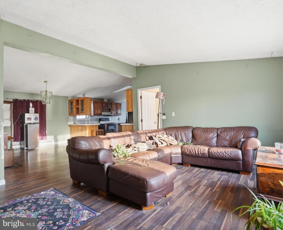 105 Ceramic Drive Newfoundland, PA 18445 - Photo 8 of 45 Spacious living area with modern charm.